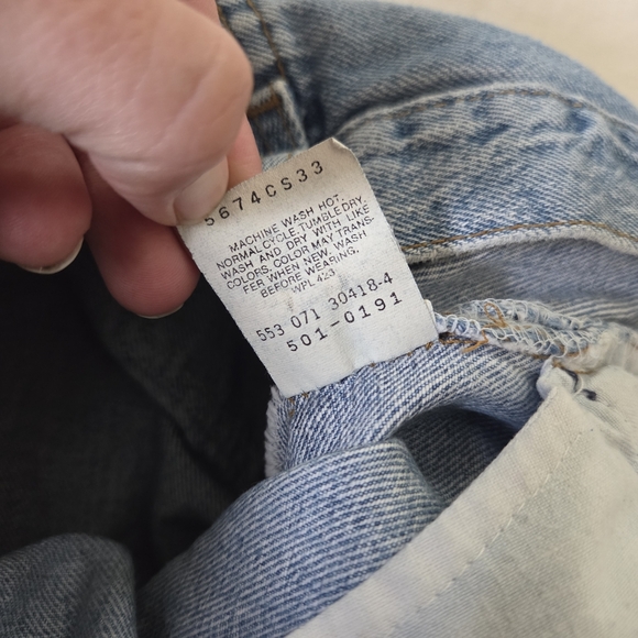 Vintage Levis Classic Blue Denim Jeans 36 Inch Waist 32 Inch Inseam - Picture 13 of 13